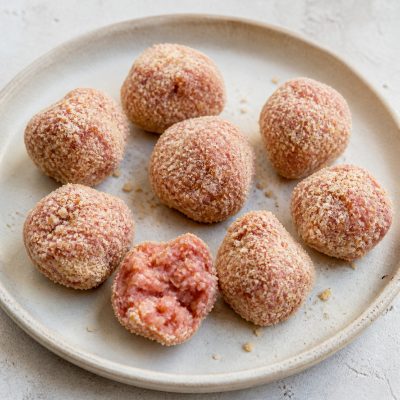 Soft strawberry cereal and almond breakfast balls