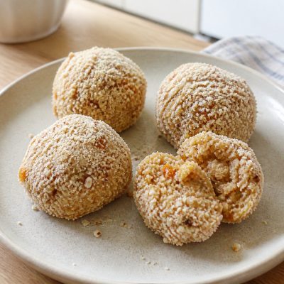 Apricot and Almond Breakfast Balls